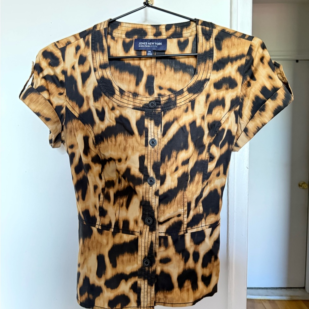 Jones New York Tan & Black Fitted Buttoned Blouse